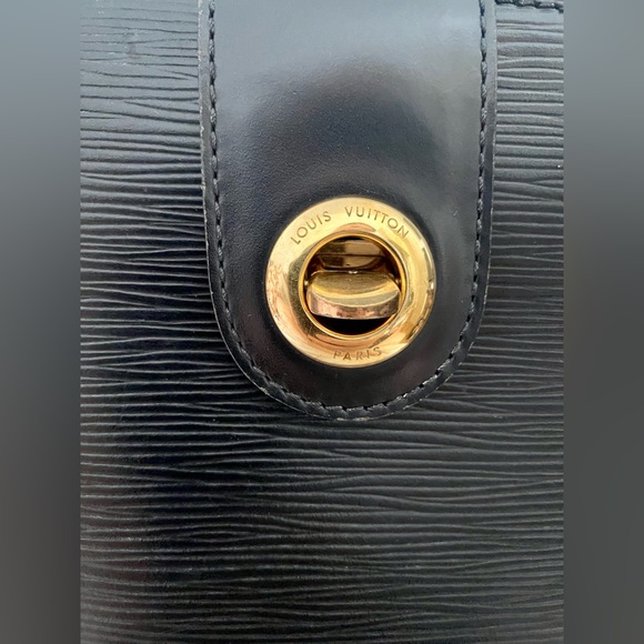 LV Epi Cluny shoulder bag - Picture 2 of 13